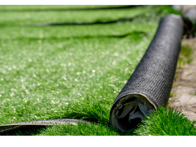 C’est quoi la « bande noire » du gazon synthétique ?